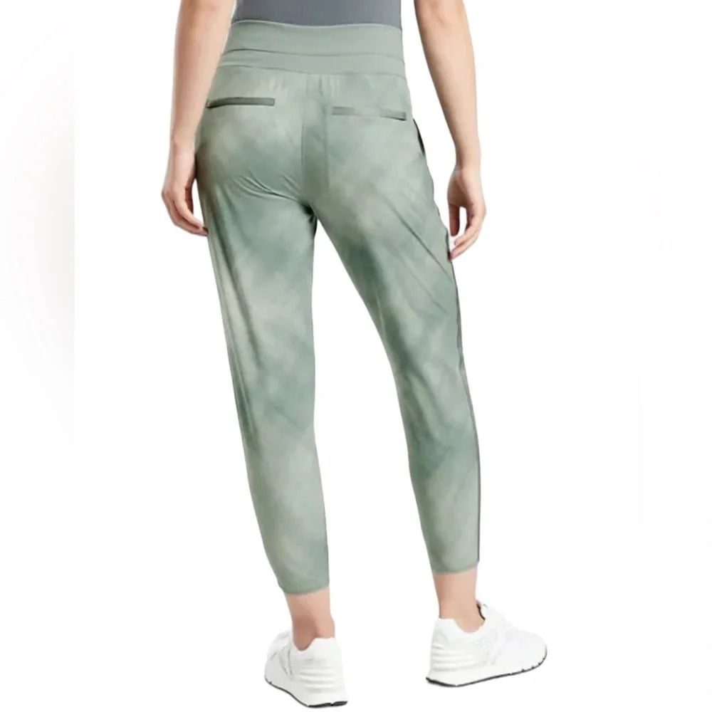 Athleta Nolita Slim Tapered Crop Pant Denali Minimalistic Green Gray Size 10 - Picture 12 of 16